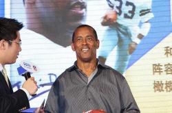 包含阿拉维斯队长成定海神针，球队重返巅峰的词条