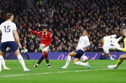 热刺客场击败埃弗顿，实现关键胜利的简单介绍