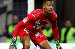 包含欧冠备战：圣埃蒂安面对塞维利亚的挑战的词条