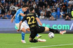 那不勒斯备战与克罗托内的比赛的简单介绍