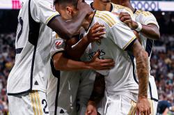 包含利亚马安静过招，拉斯帕尔马斯碾压对手的词条