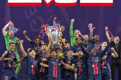 包含巴黎圣日耳曼主场大胜，晋级八强资格！的词条