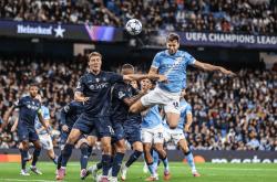 关于利物浦与曼城的对抗：胜负难分的信息