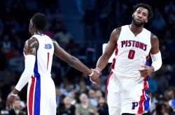 包含活塞惊险获胜，德拉蒙德终场前压哨绝杀的词条