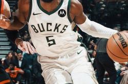 关于雄鹿队外线手马修斯持续火力全开的信息