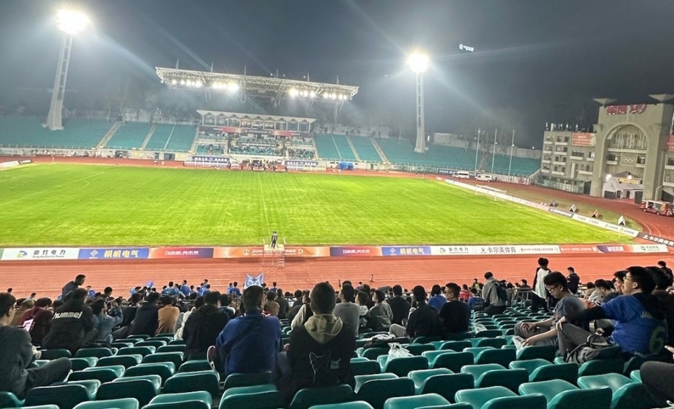 关于圣艾蒂安主场告捷，提升积分排名的信息