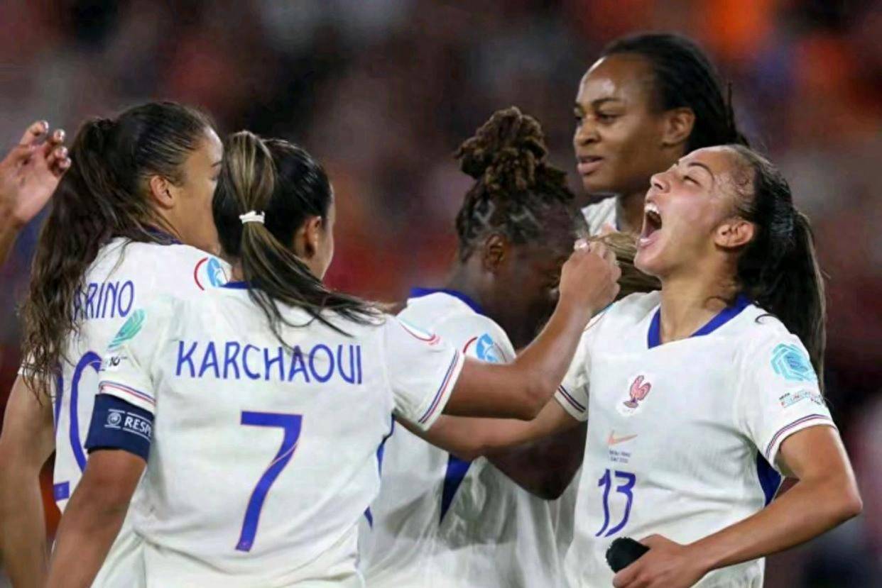 热辣对决,欧洲杯资格赛成为球迷焦点的简单介绍 热辣对决,欧洲杯资格赛成为球迷焦点的简单介绍