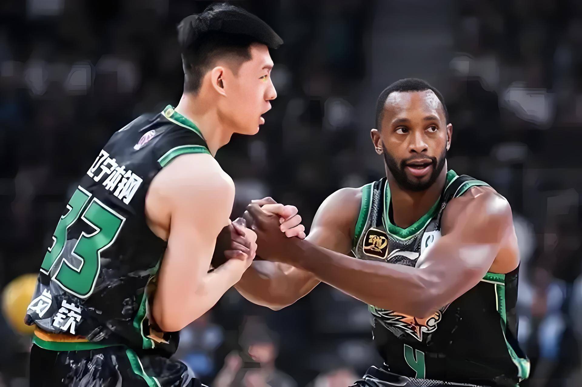 新疆男篮大胜上海队,全队状态火热领先积分榜的简单介绍 新疆男篮大胜上海队,全队状态火热领先积分榜的简单介绍