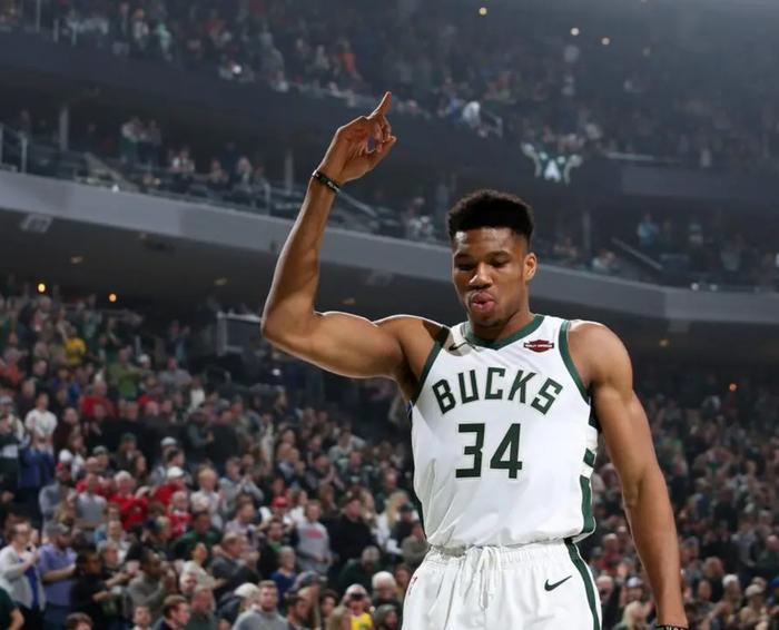 雄鹿击败国王,字母哥独得分 雄鹿击败国王,字母哥独得分