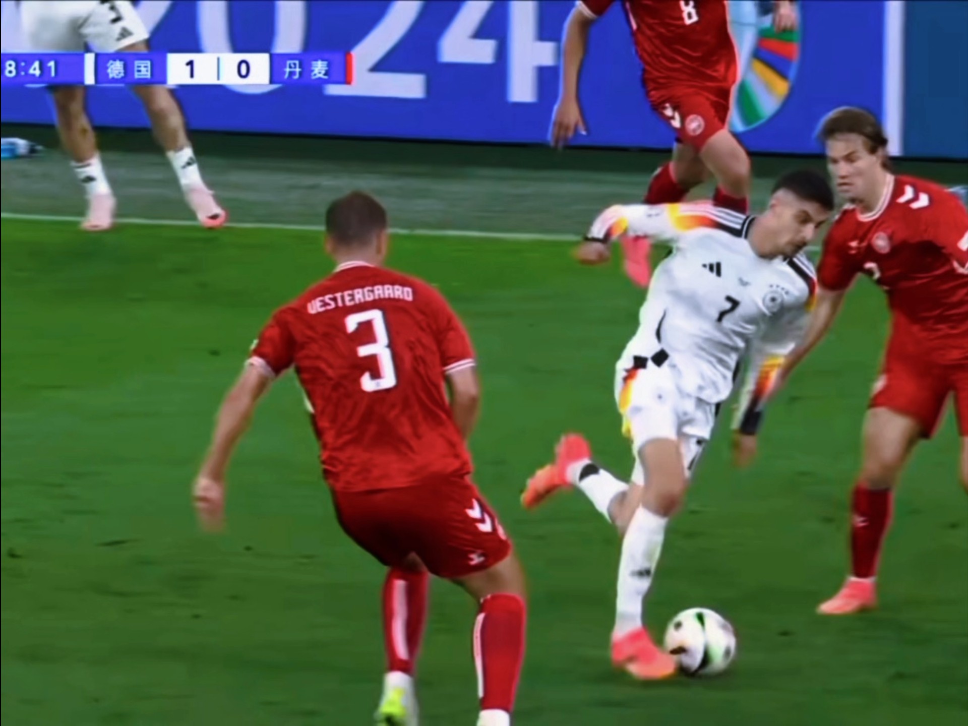 传控打法效果显著,球队多次射门 传控打法效果显著,球队多次射门