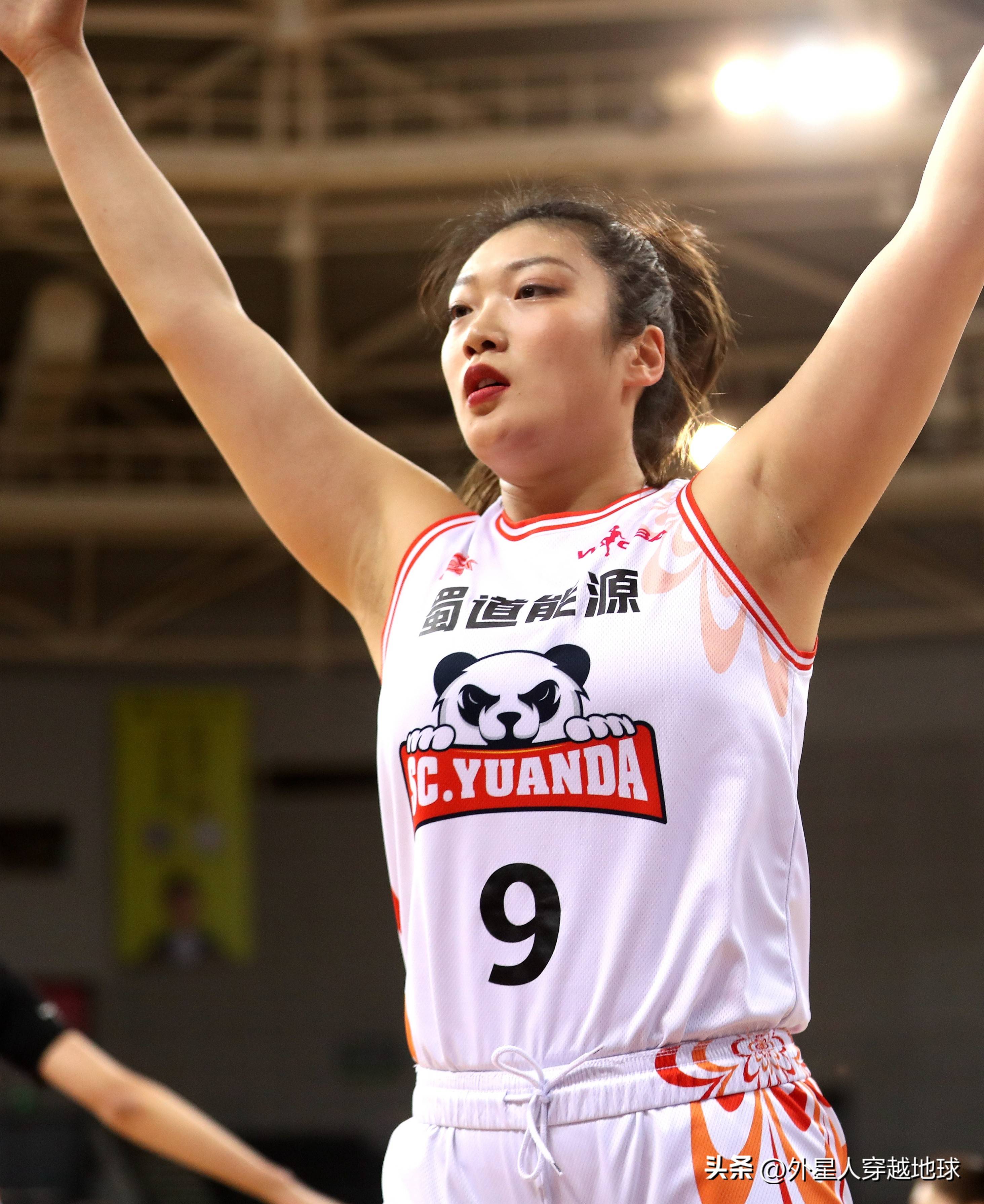 南京女篮团结一心全队奋力拼搏,夺取宝贵胜利的简单介绍 南京女篮团结一心全队奋力拼搏,夺取宝贵胜利的简单介绍