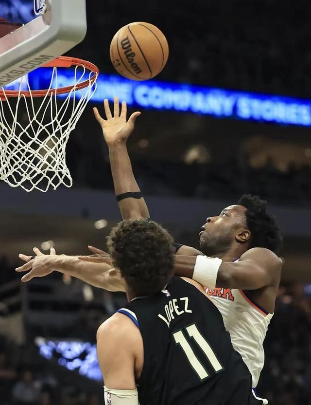 雄鹿横扫尼克斯,豪取胜利 雄鹿横扫尼克斯,豪取胜利