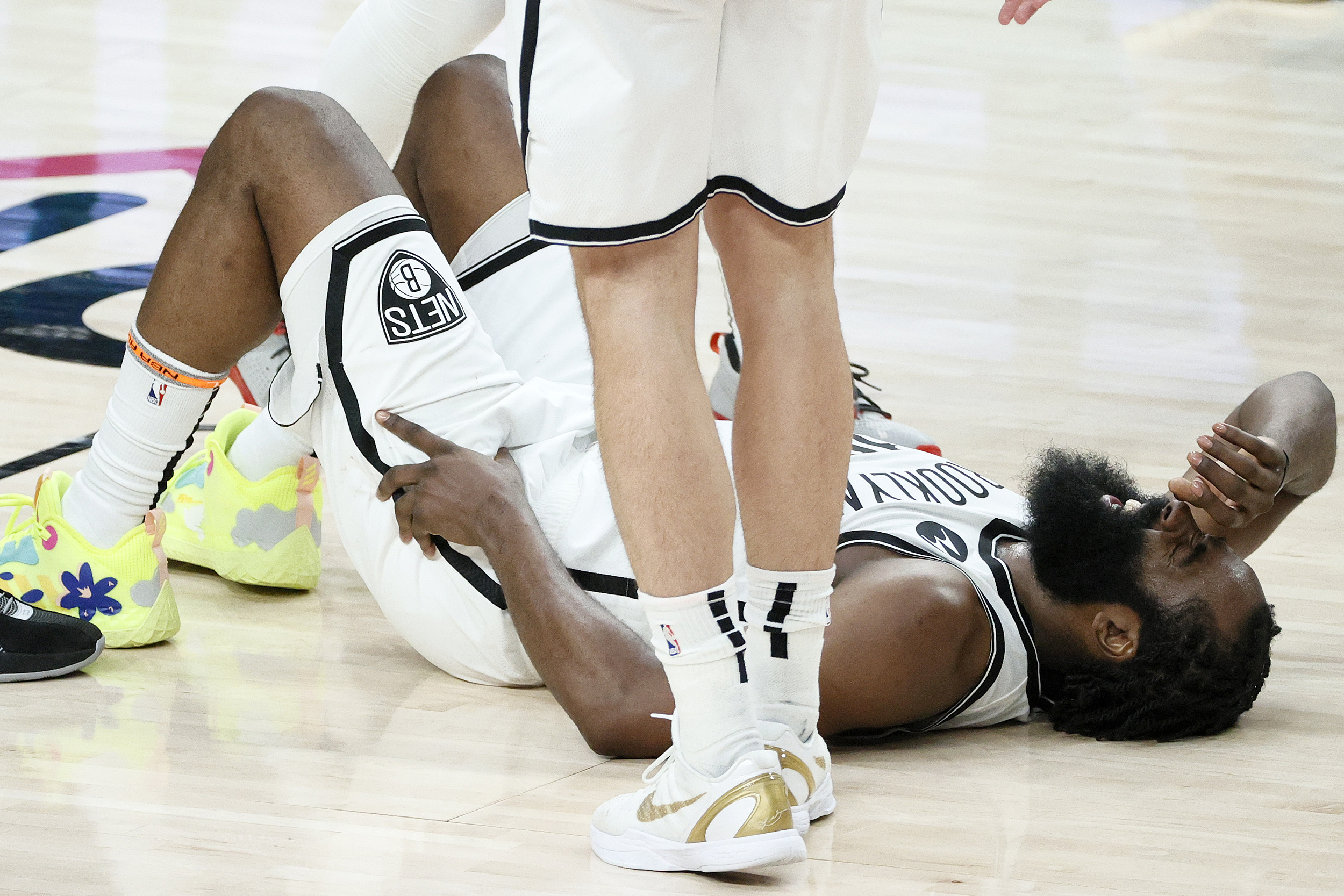 篮网负于国王,哈登表现失常 篮网负于国王,哈登表现失常