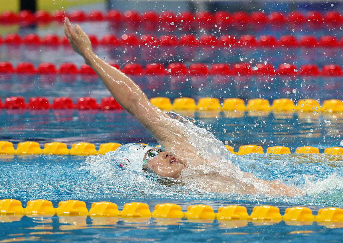 美国游泳运动员夺冠，引爆赛场热情的简单介绍