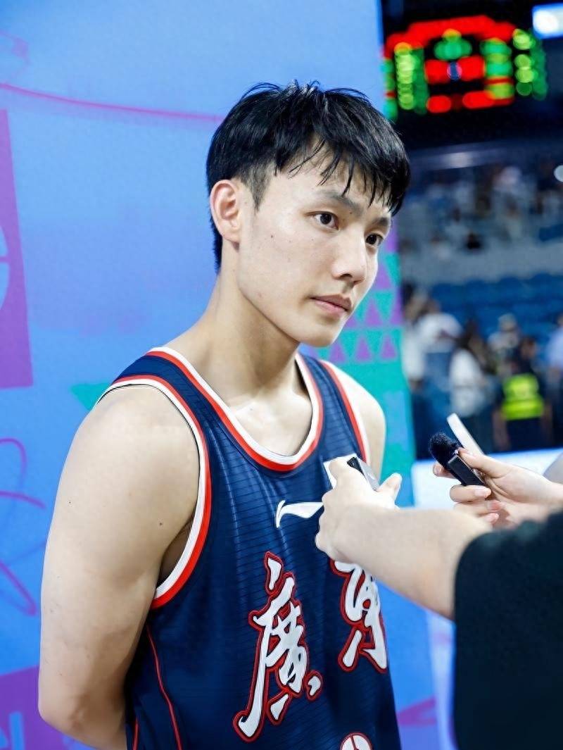 包含苏里南前锋瓜瓜经历低迷期,期待下一场比赛的词条 包含苏里南前锋瓜瓜经历低迷期,期待下一场比赛的词条