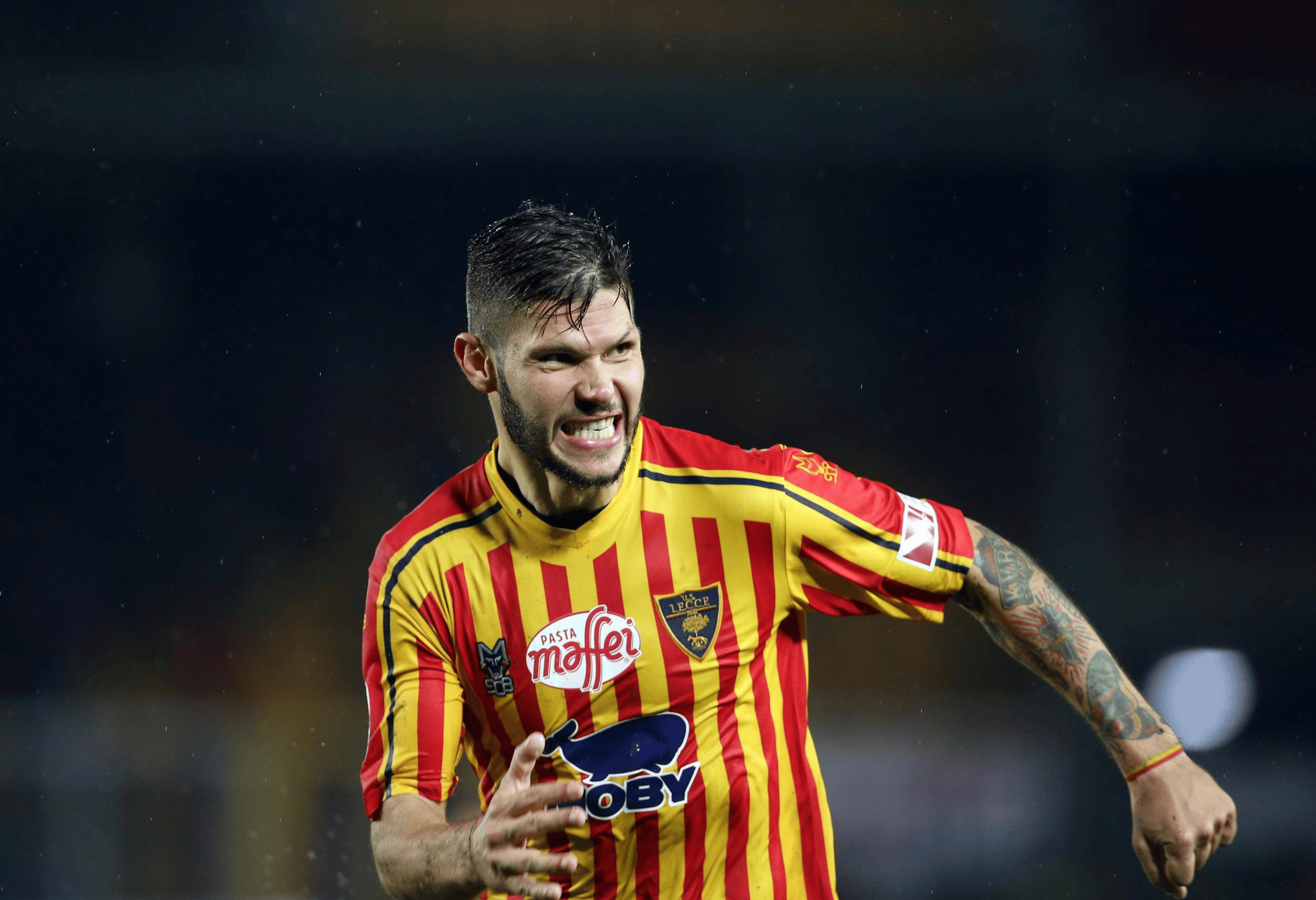 包含佛罗伦萨客场击败拉齐奥,保级形势稍有起色的词条 包含佛罗伦萨客场击败拉齐奥,保级形势稍有起色的词条