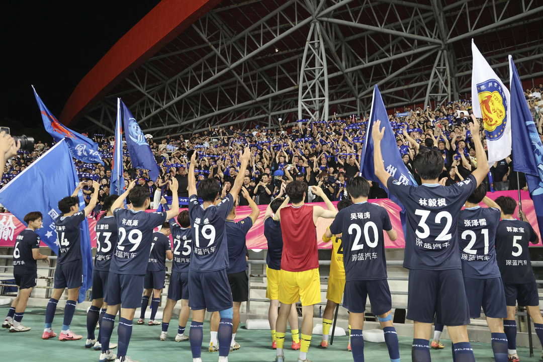 国际足坛强队相互竞逐足球激情澎湃的简单介绍