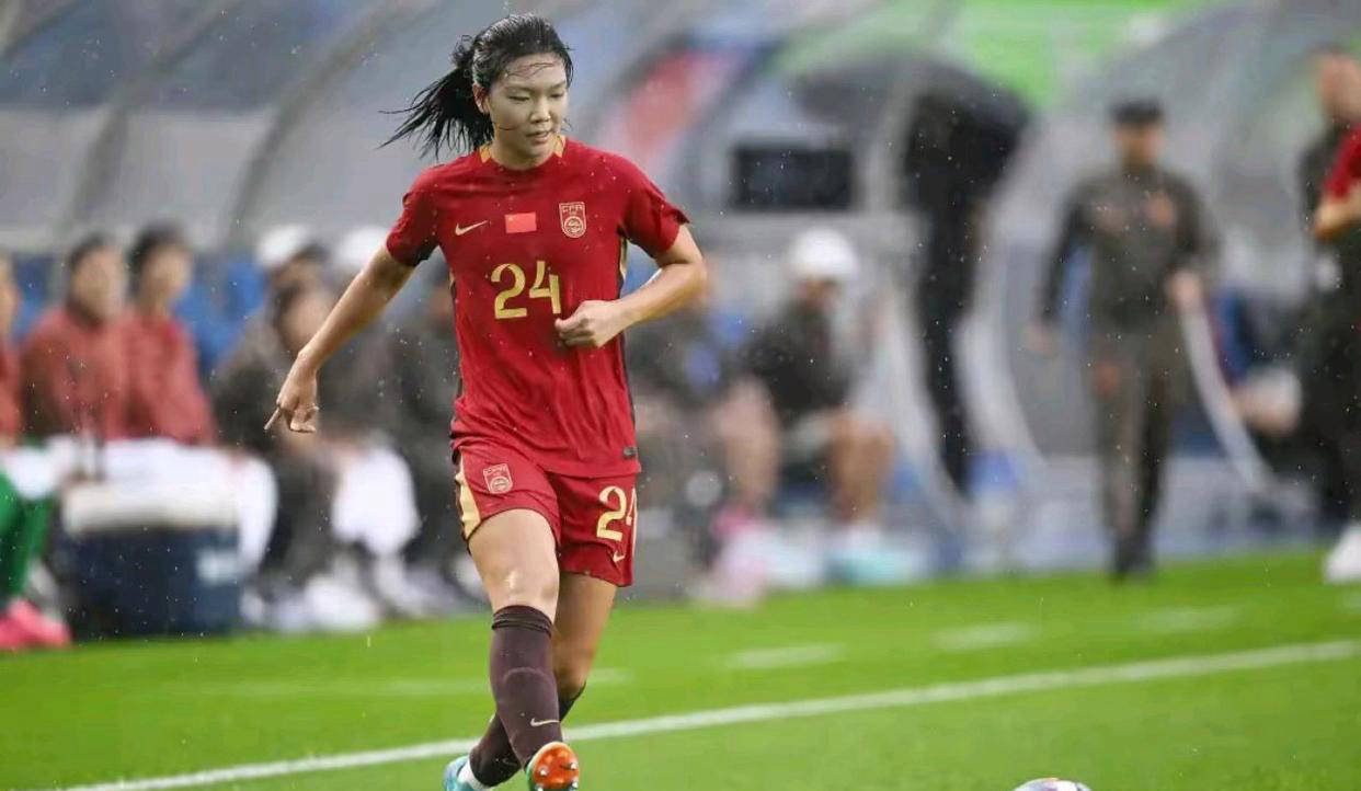 女足比赛中，实力派球队展现压倒性优势