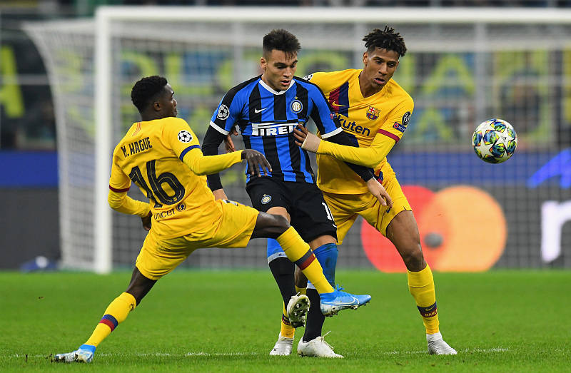 包含佛罗伦萨客场取胜，继续保持良好状态的词条