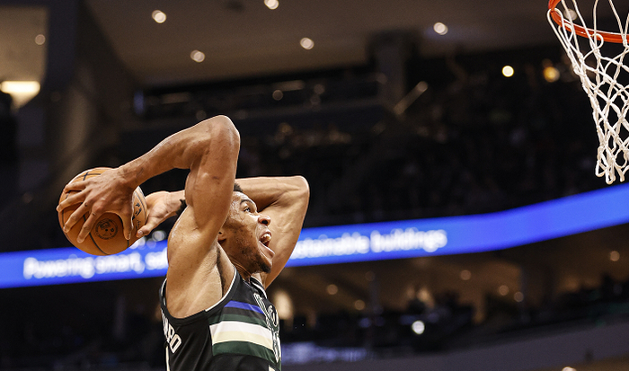 关于雄鹿队外线手马修斯持续火力全开的信息 关于雄鹿队外线手马修斯持续火力全开的信息