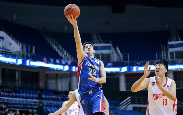 包含关键罚球封杀比赛，球队晋级决赛的词条